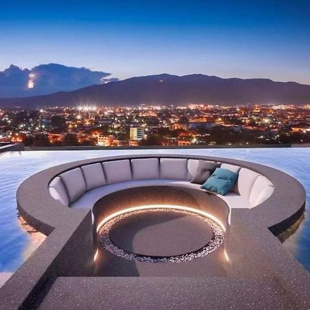 Luxury New Perfect Pool Gym Condo1 Br Chiang Mai Luaran gambar