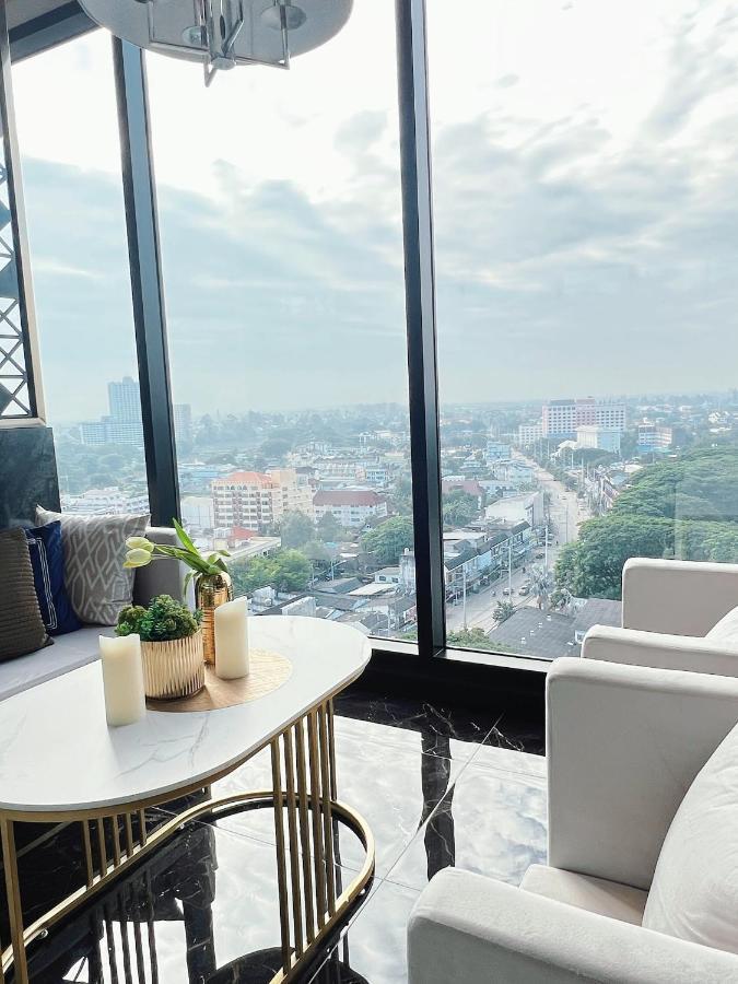 Luxury New Perfect Pool Gym Condo1 Br Chiang Mai Luaran gambar